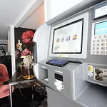 Hotel Luxstay - Self-check-in 3*
