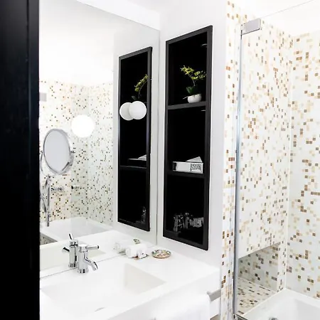 Luxstay - Self-check-in Hotel 3*