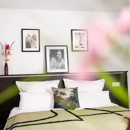 Luxstay - Self-check-in