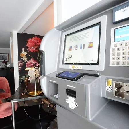 Hotel Luxstay - Self-check-in 3*