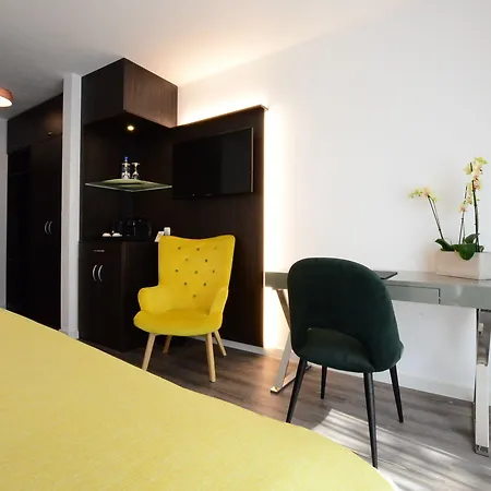 Hotel Luxstay - Self-check-in 3*