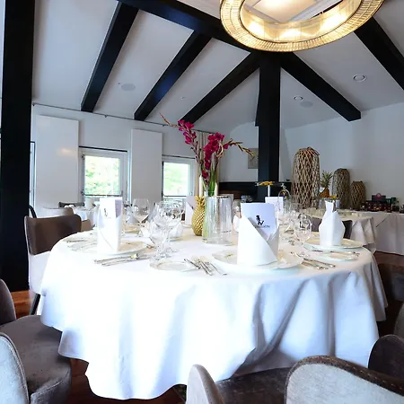 Luxstay - Self-check-in