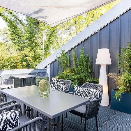 Hotel Luxstay - Self-check-in 3*